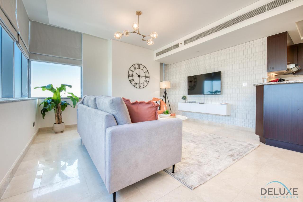 Limited Offer Stylish 1br With Balcony & Pool Access By Deluxe Homes Apartamento