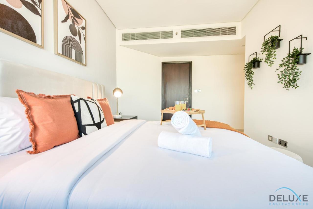 Limited Offer Stylish 1br With Balcony & Pool Access By Deluxe Homes * Dubai