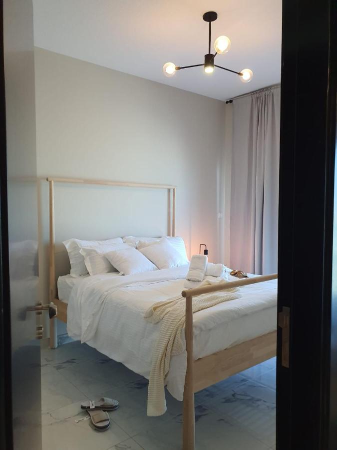 Cozy 1-bedroom In South With Pool Dubái