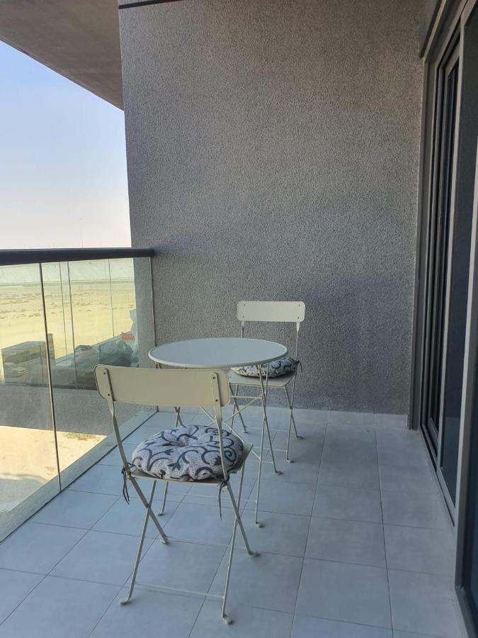 Cozy 1-bedroom In South With Pool Lejlighed Dubai