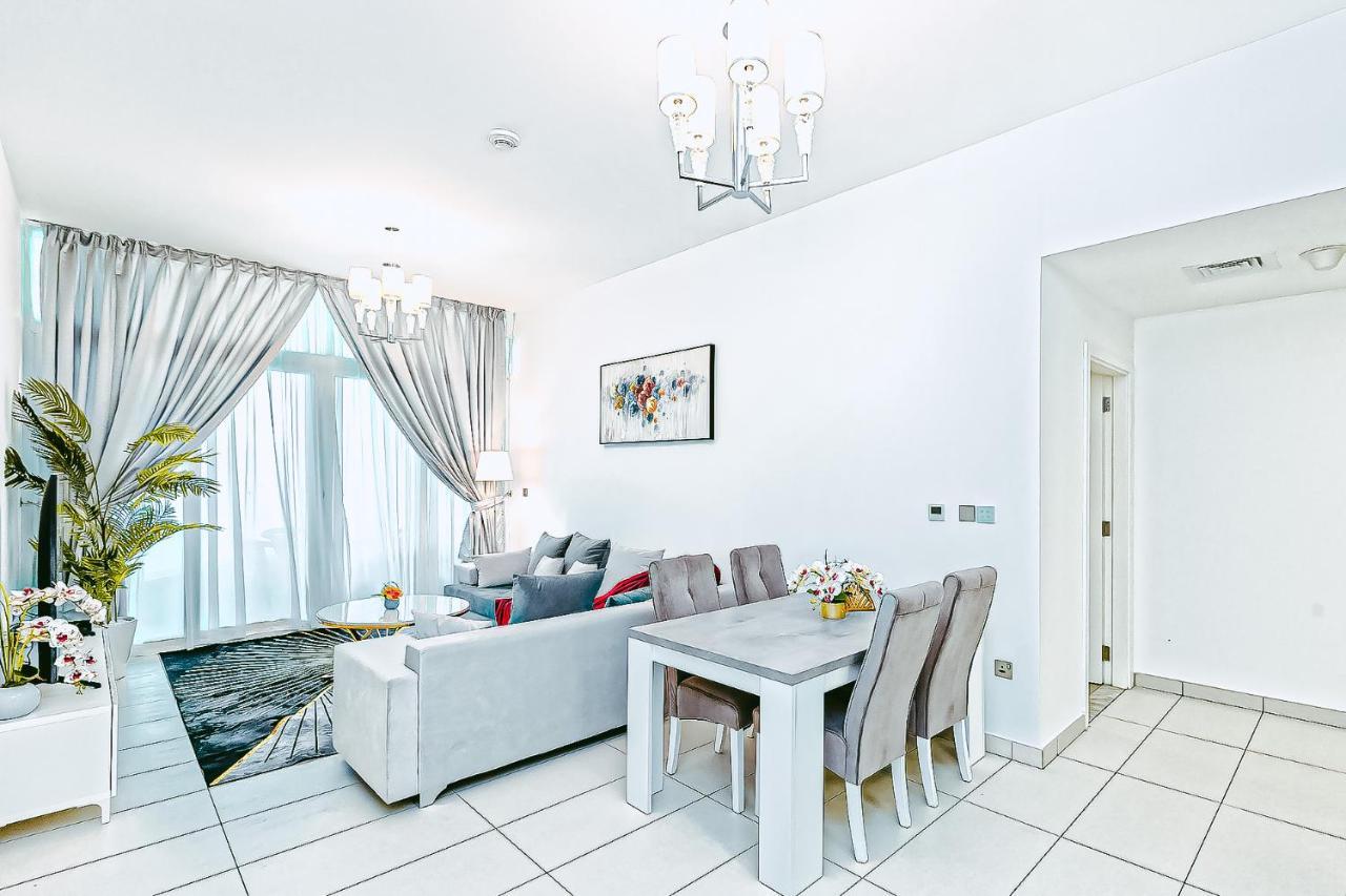 Apartamento Palm Chateau Dubái