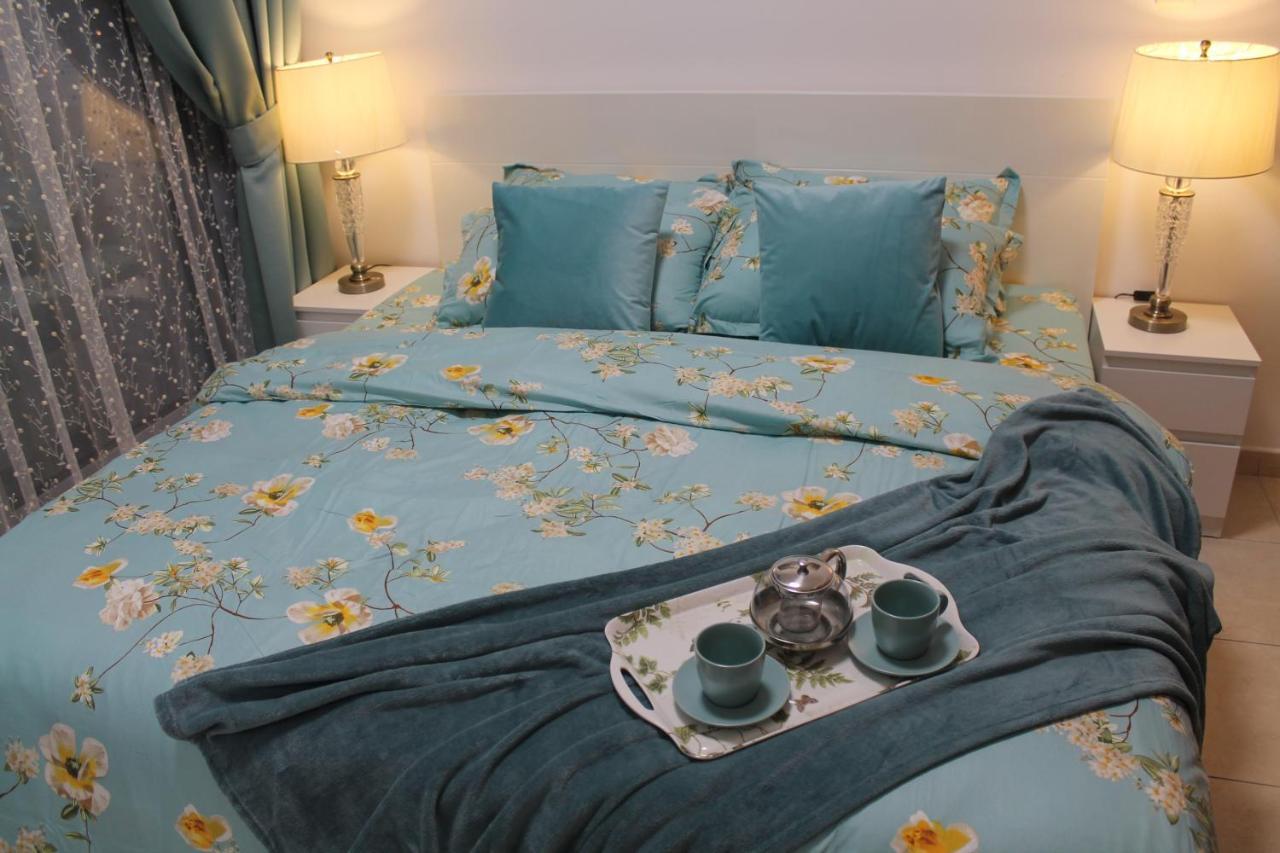Apartemen Newly Furnished One Bedroom Next To Metro & In Marina