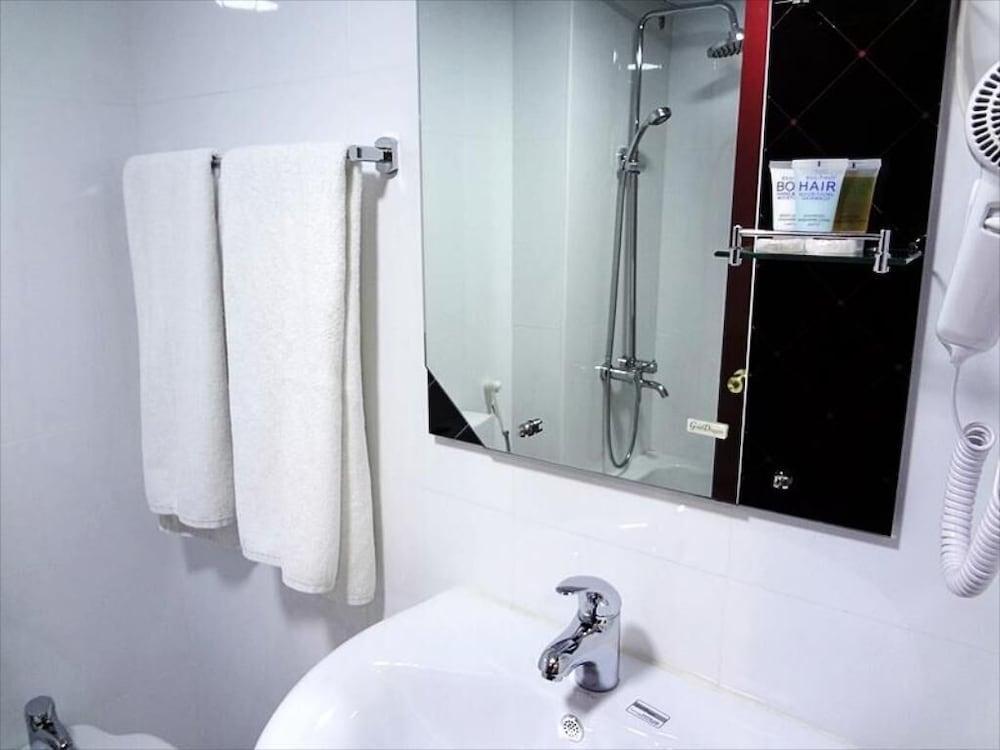 Hotel New Penninsula 3*