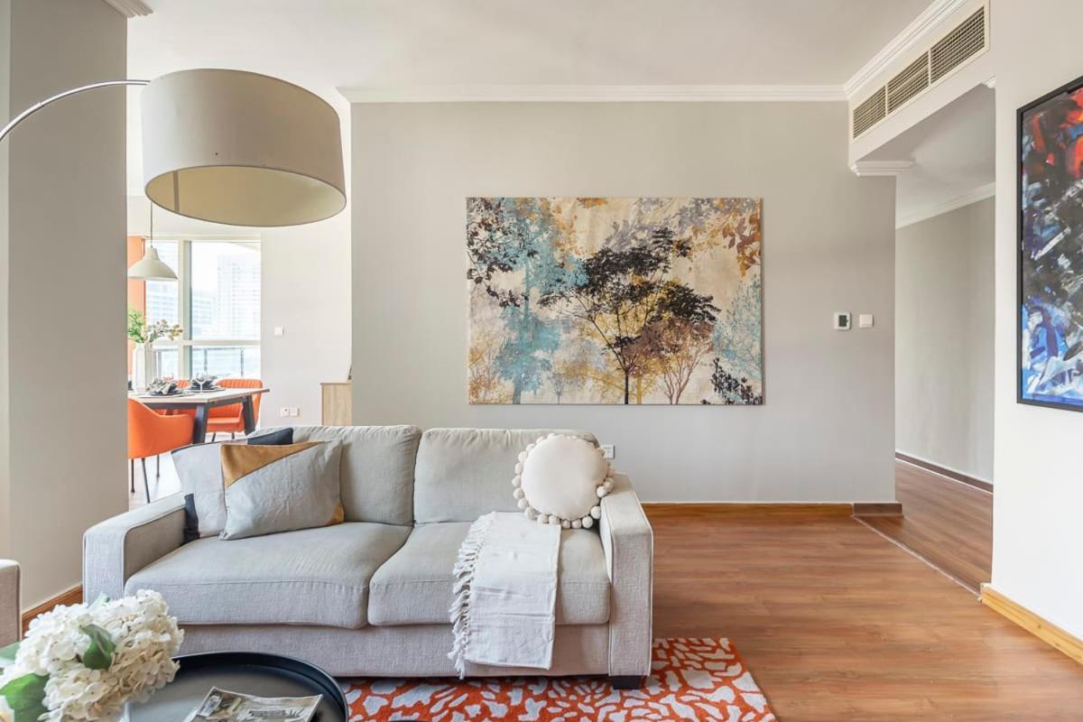 Frank Porter - Marina Quays Apartment *