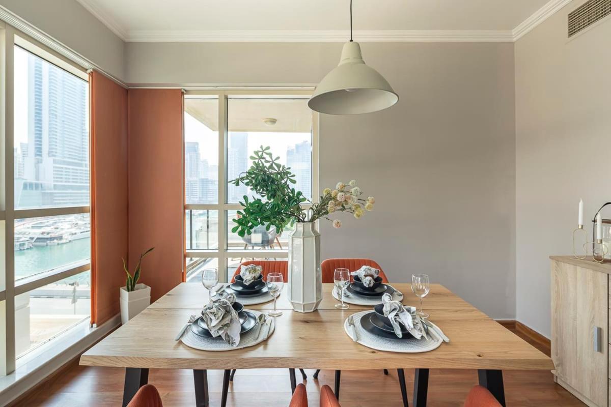 Frank Porter - Marina Quays Apartment Dubai