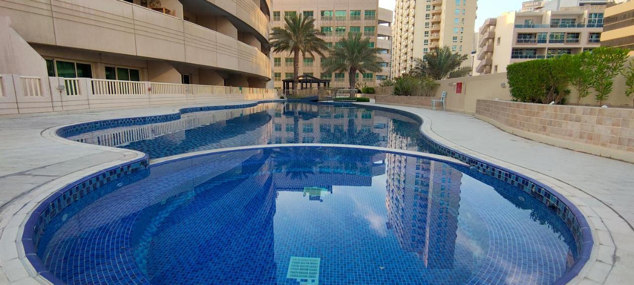 Appartamento Cozy 1 Bedroom For A Large Family Minimum 5 Night Dubai