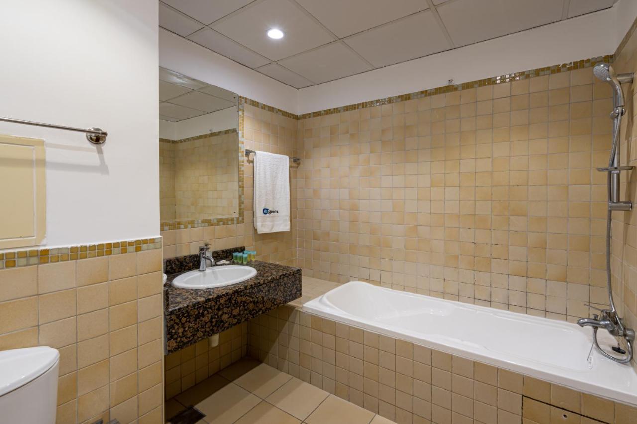 Higuests - Stylish In Jbr Steps From The *