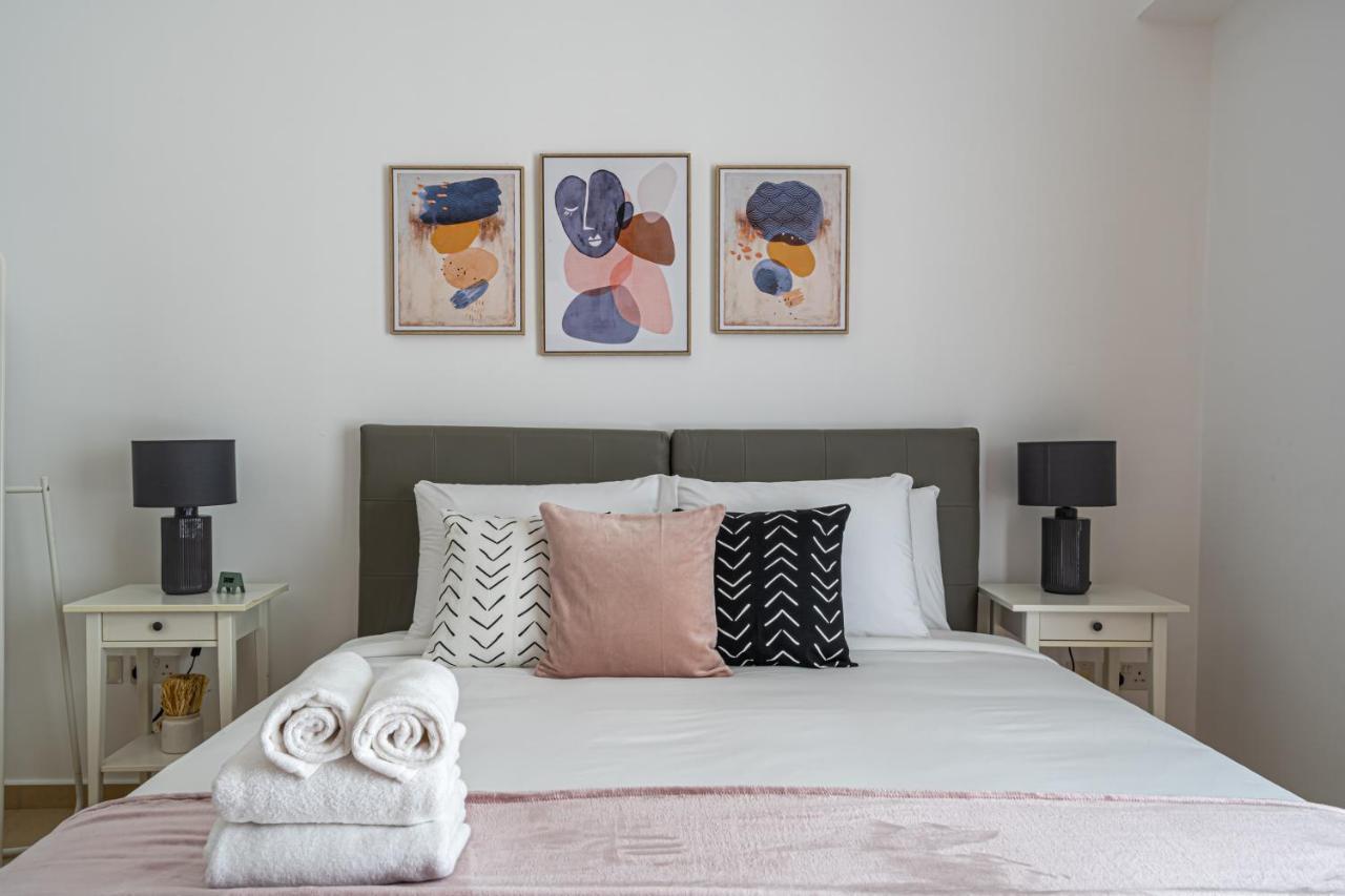 Appartement Higuests - Stylish In Jbr Steps From The *