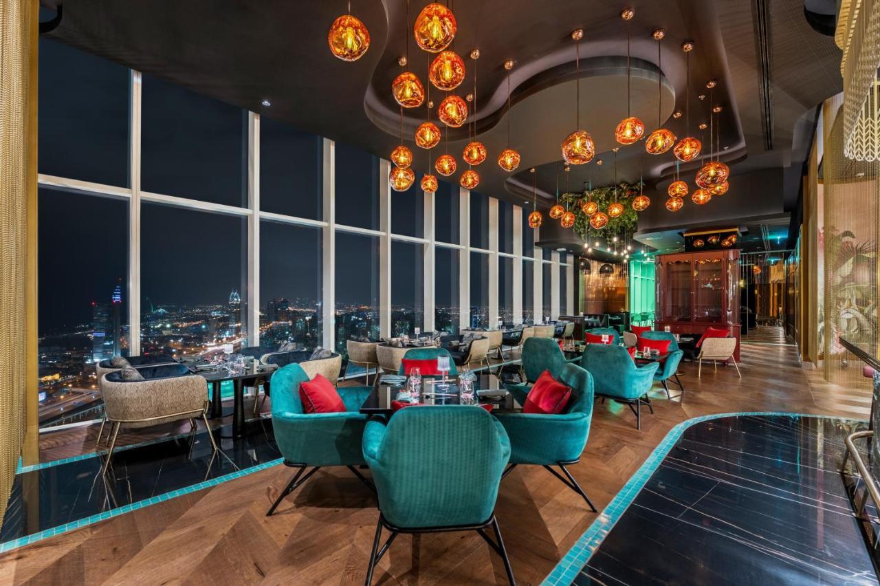 Taj Jumeirah Lakes Towers 5*