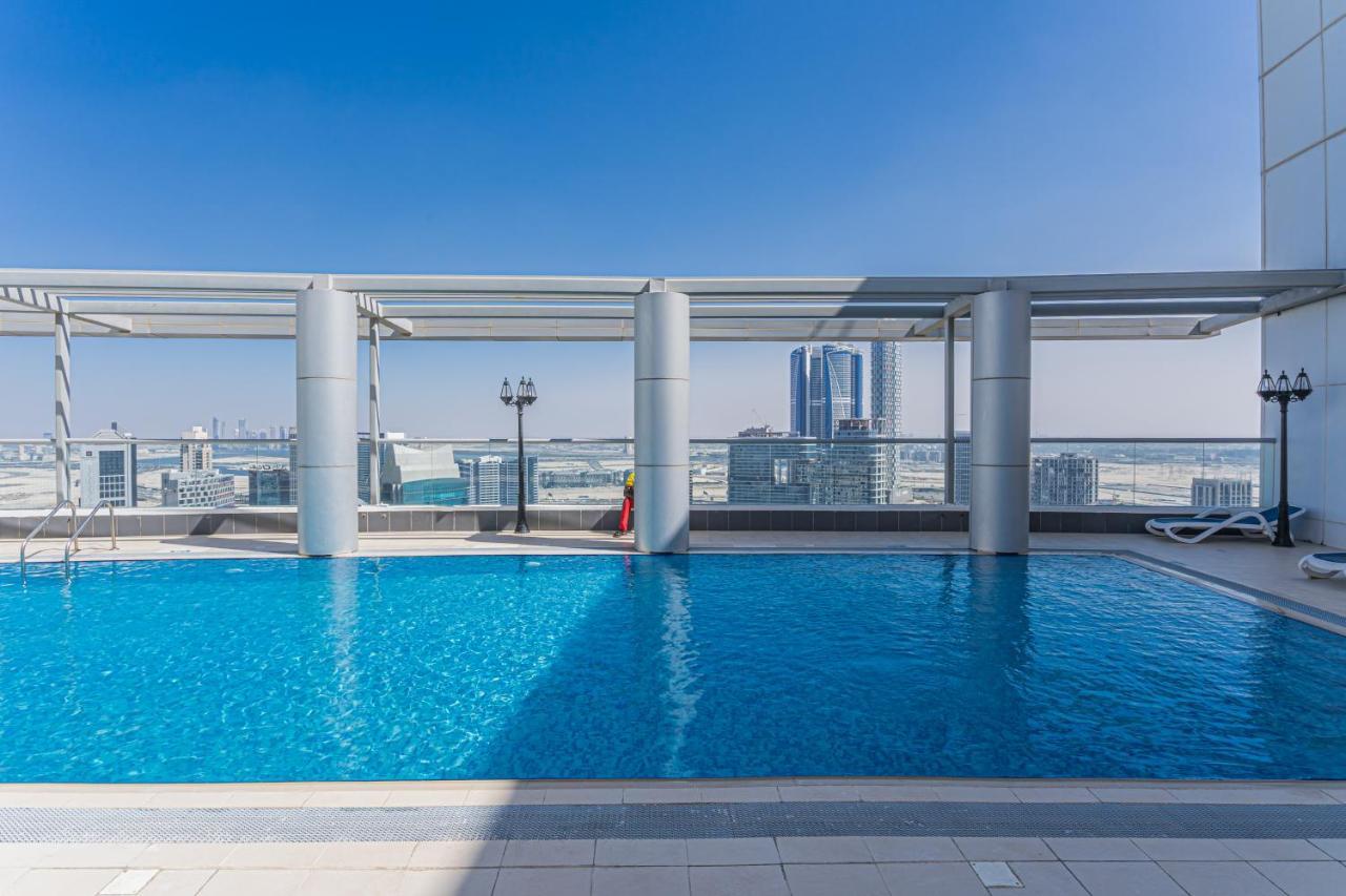 Higuests - Spacious With Views Near Mall * Dubai