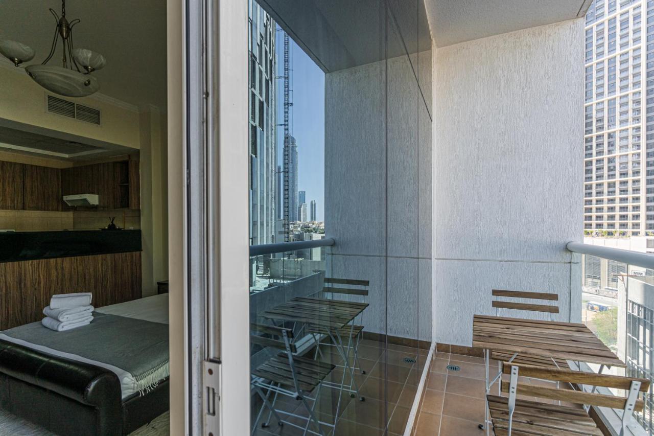 Higuests - Spacious With Views Near Mall Apartment *