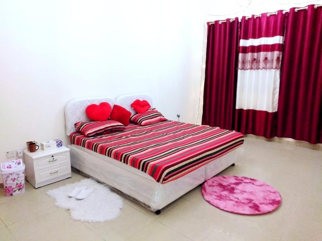 Bright Sunshine Shared Bed and breakfast Dubái
