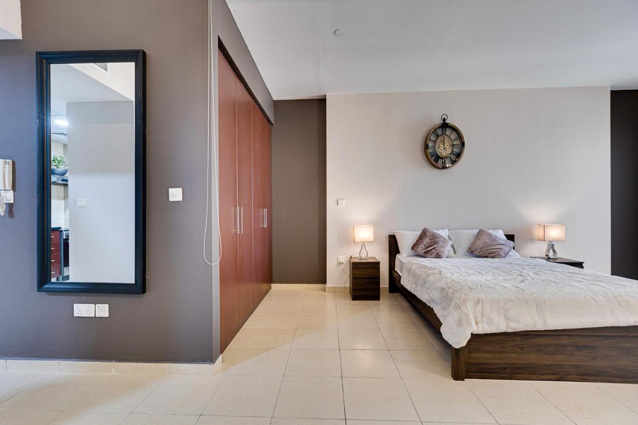 Entire Serviced Studio Jbr Sea View Balcony Apartment Dubai