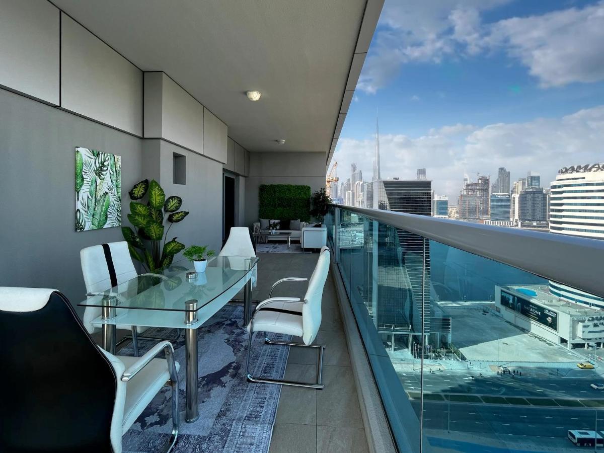 2 Bedroom Burj Khalifa View With Large Private Terrace