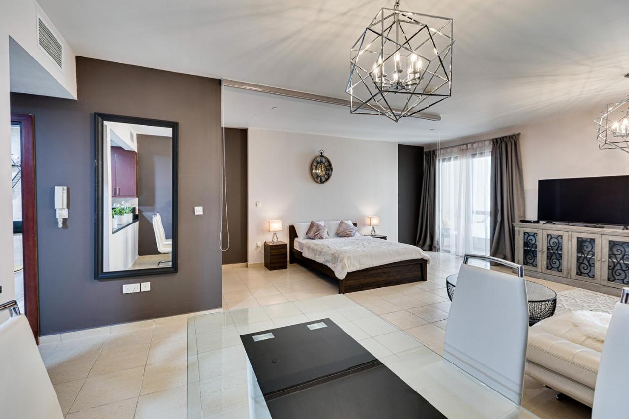 Entire Serviced Studio Jbr Sea View Balcony Dubai
