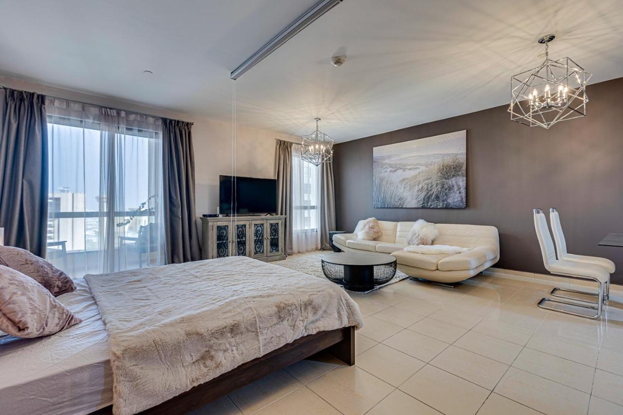 Entire Serviced Studio Jbr Sea View Balcony Dubai