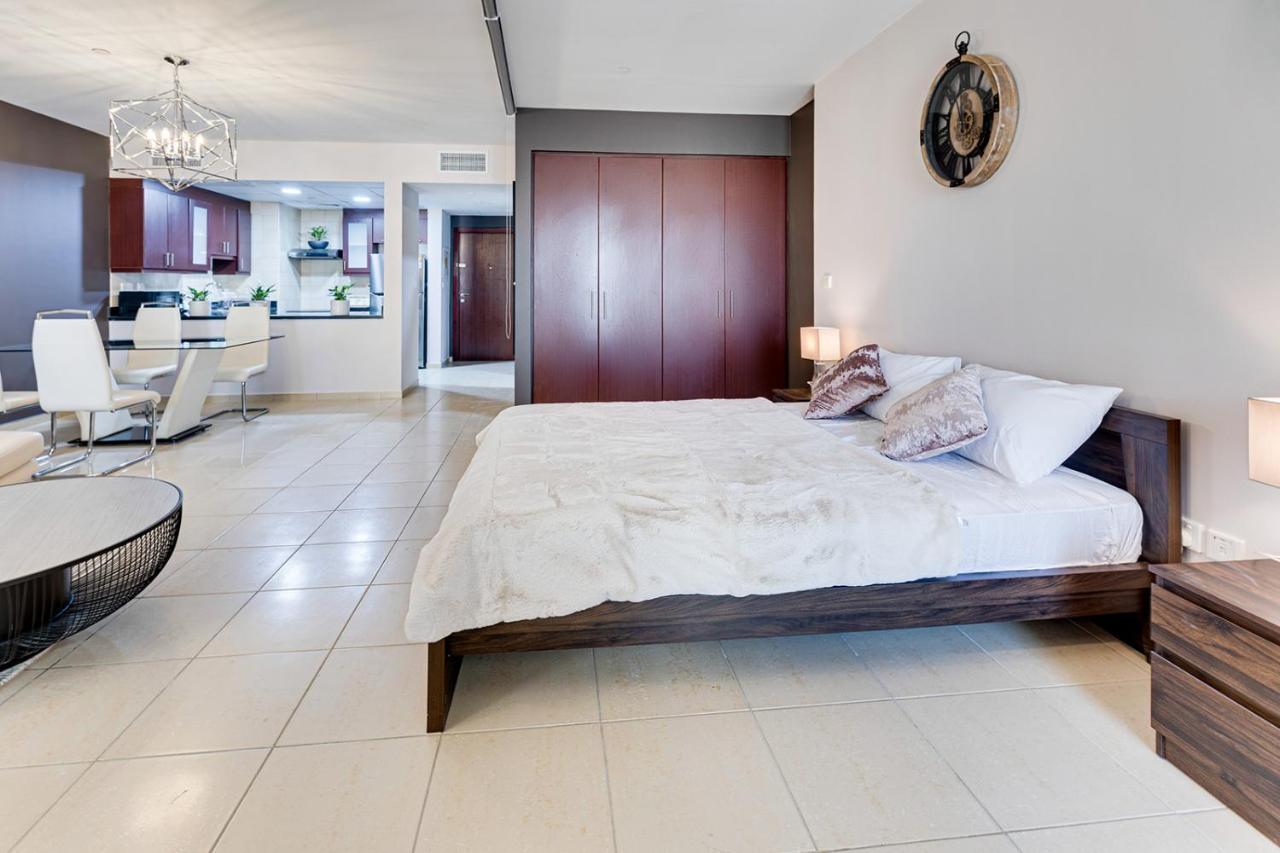 Entire Serviced Studio Jbr Sea View Balcony Apartment *