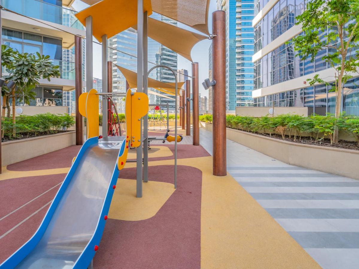 Art-inspired Amidst Downtown Appartamento Dubai