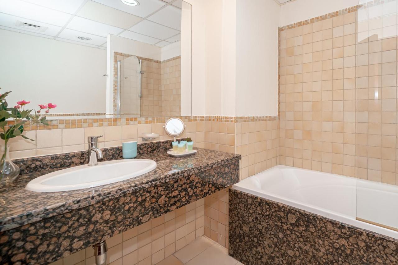 Higuests - Modern Apt In Jbr With Pool, Gym, And Kid's Area Dubai