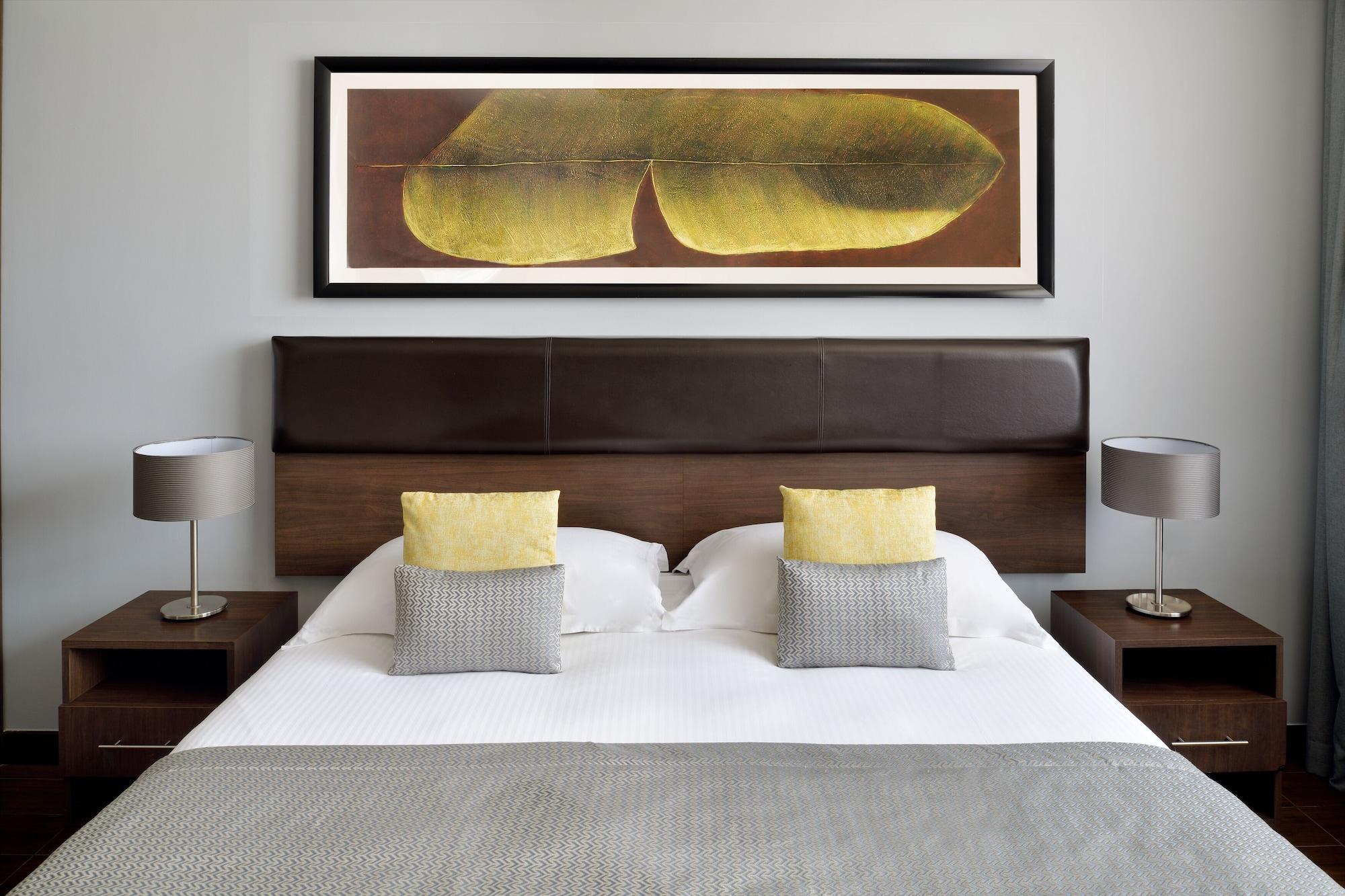 Mövenpick Al Mamzar Aparthotel 5*