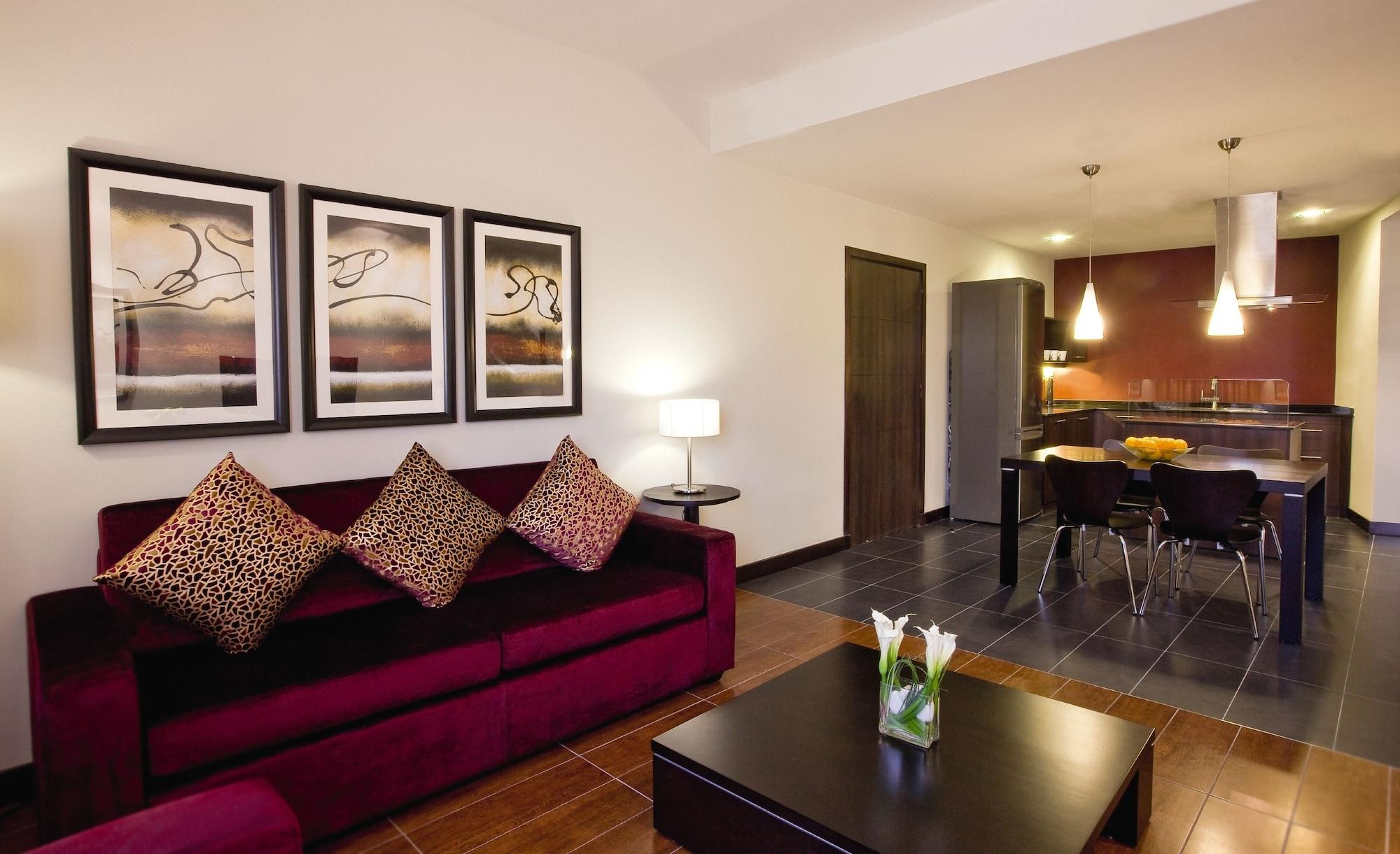 Mövenpick Al Mamzar Aparthotel 5*