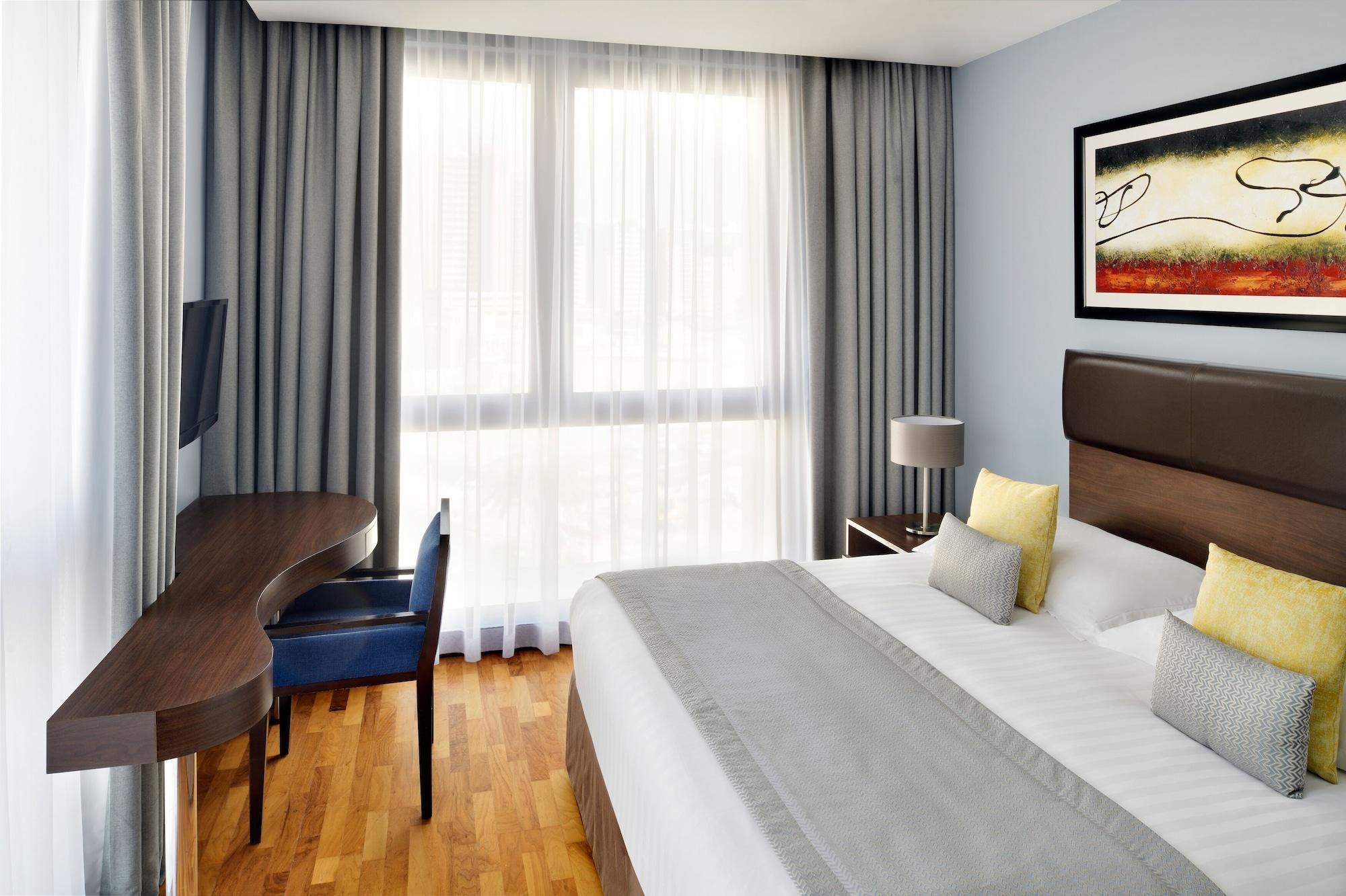 Aparthotel Mövenpick Al Mamzar 5*