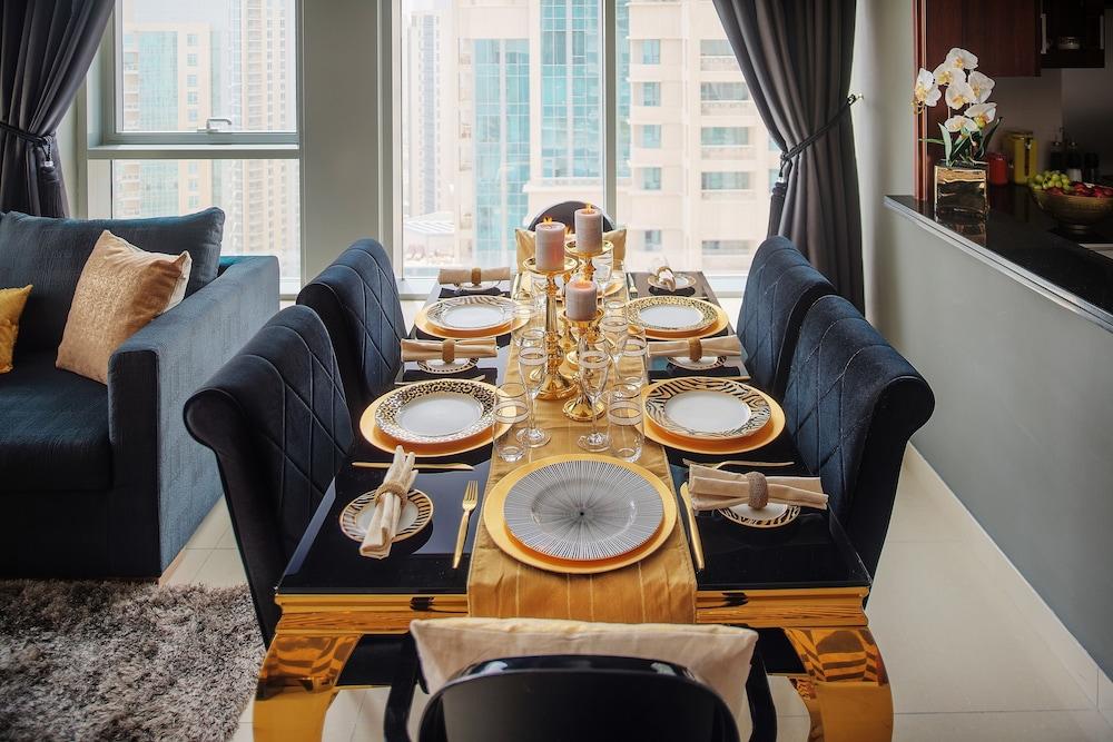 Dream - With Private Terrace, 29 Boulevard Downtown Dubai