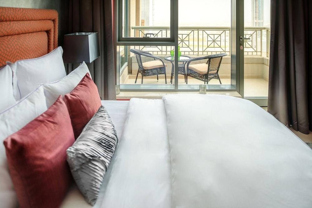 Dream - With Private Terrace, 29 Boulevard Downtown