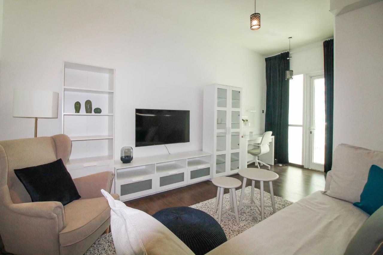 Stylish & Brand New 1 Bedroom. Marina Apartment