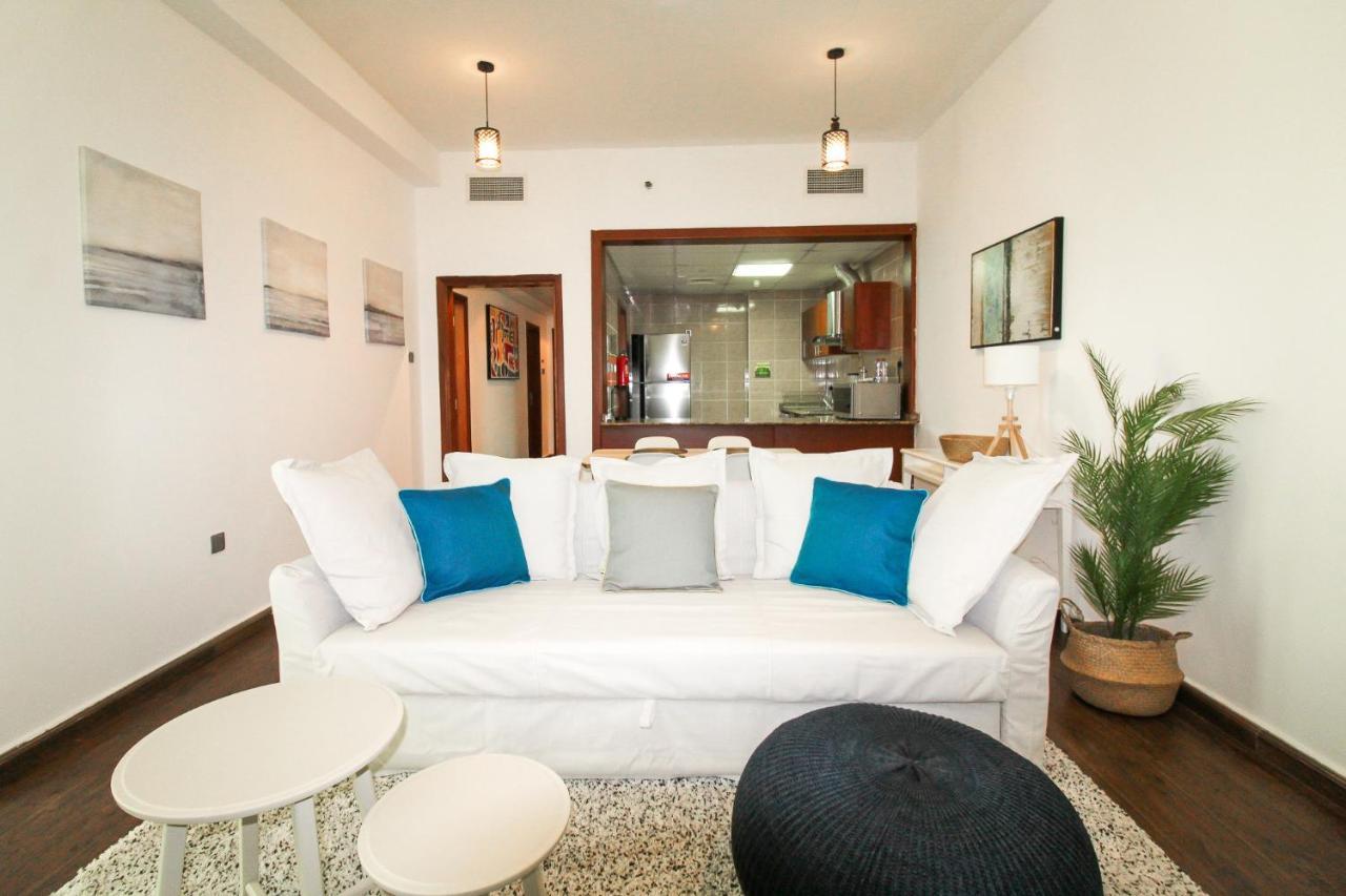 Apartment Stylish & Brand New 1 Bedroom. Marina