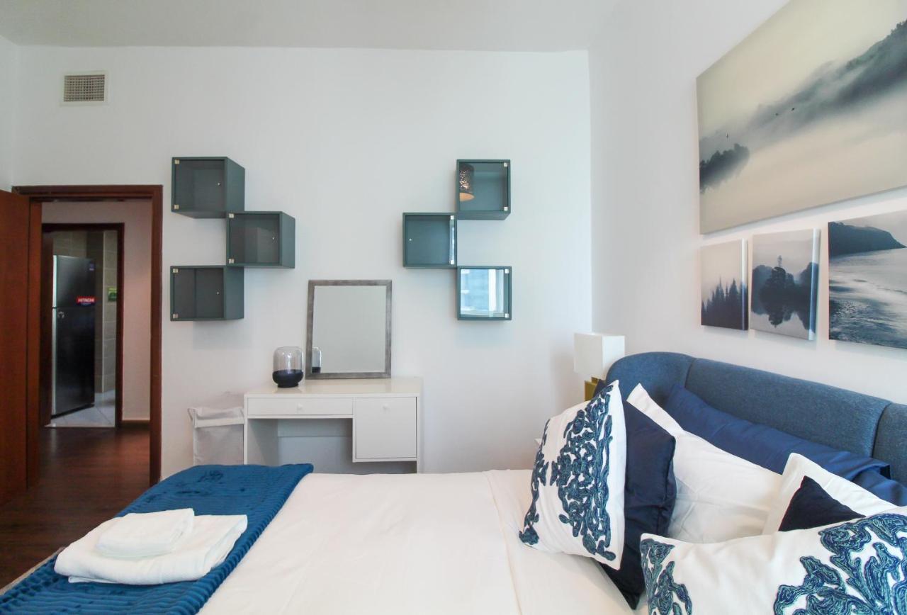 Apartment Stylish & Brand New 1 Bedroom. Marina Dubai