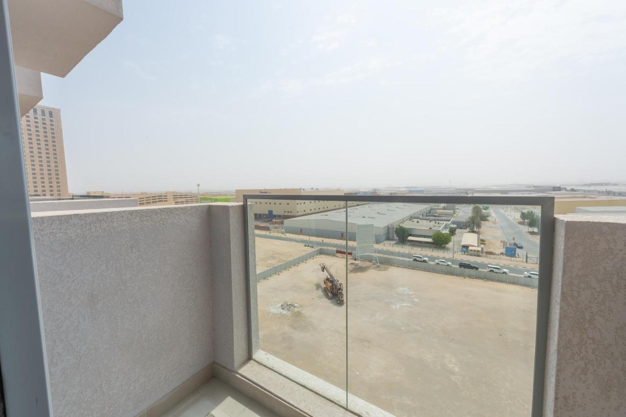 Luxury Escapes - Cozy In Front Of Metro Stn - Access To Gym & Pool - Aura Azizi Appartement
