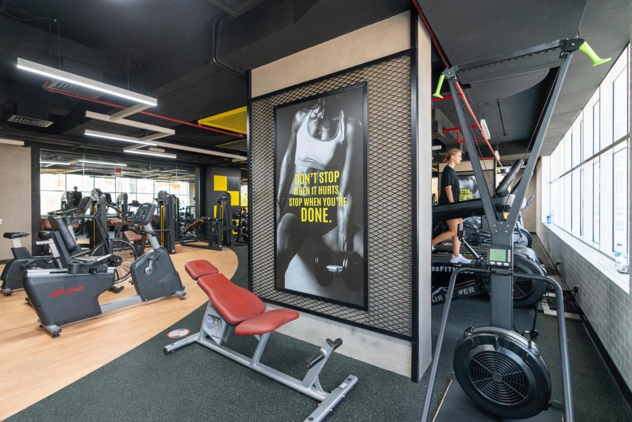 Apartemen Spacious 2 Beds 5 Min Walk From Mall With Brand New Gym And Rooftop Swimming Pool *