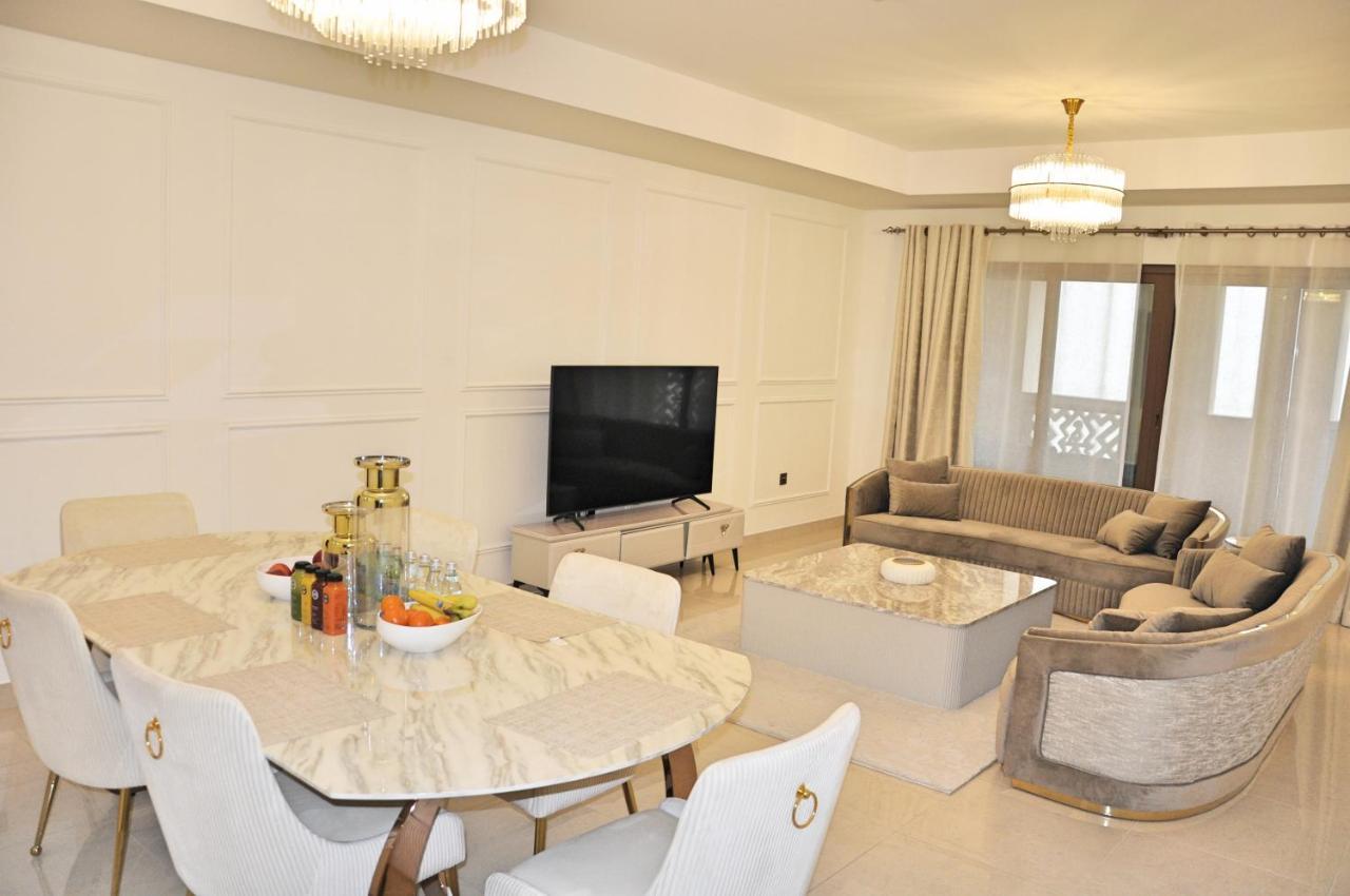 Spacious 4 Bd With Amazing Sea View *
