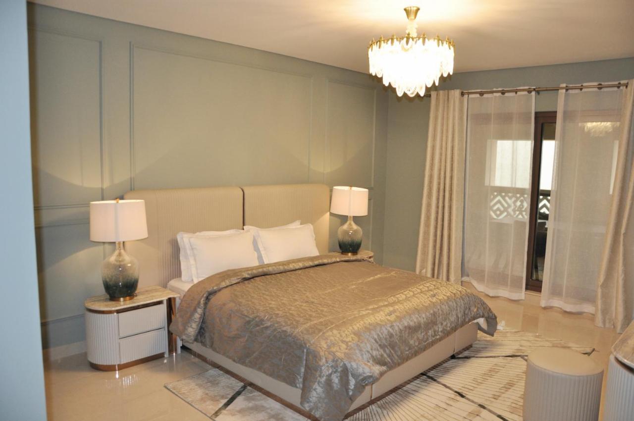 Spacious 4 Bd With Amazing Sea View