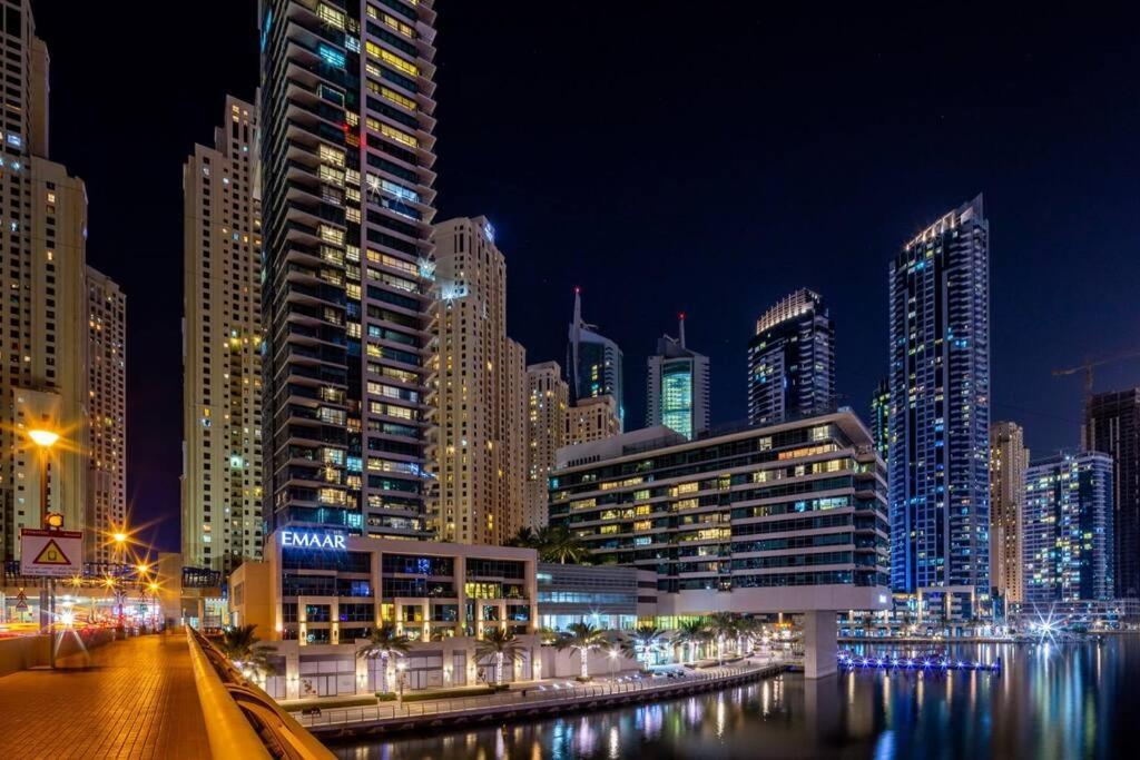Frank Porter - Marina Quays Apartament