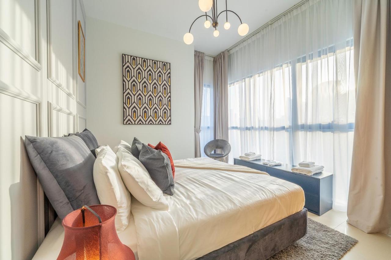 Spacious Art Deco With Burj & Canal Views Apartamento Dubái