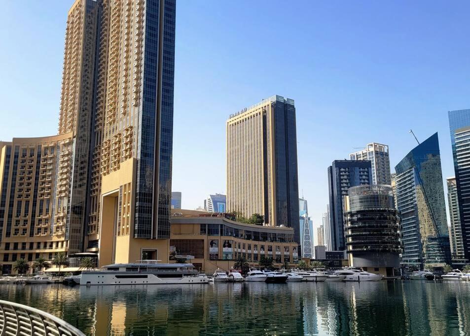 Appartamento Stylish 1-br Marina View Apt In Silverene Tower *