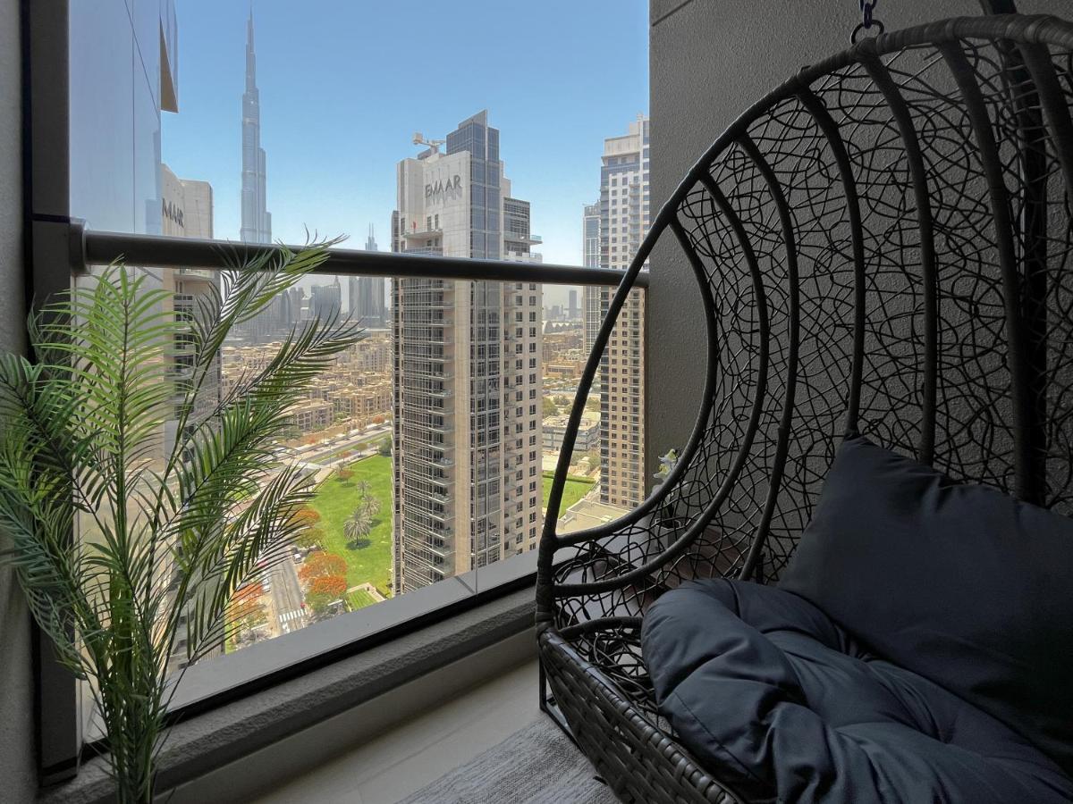 Apartemen Trophy Elite Elegance With Panaromic Burj Khalifa Views Dubai