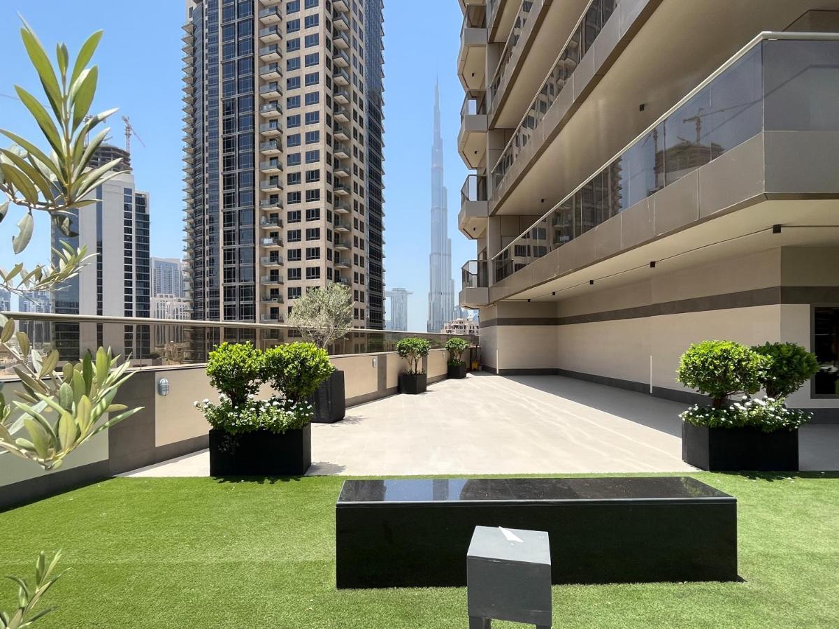 Apartemen Trophy Elite Elegance With Panaromic Burj Khalifa Views *