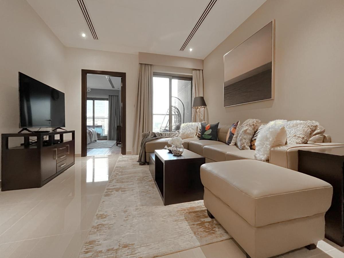 Trophy Elite Elegance With Panaromic Burj Khalifa Views *