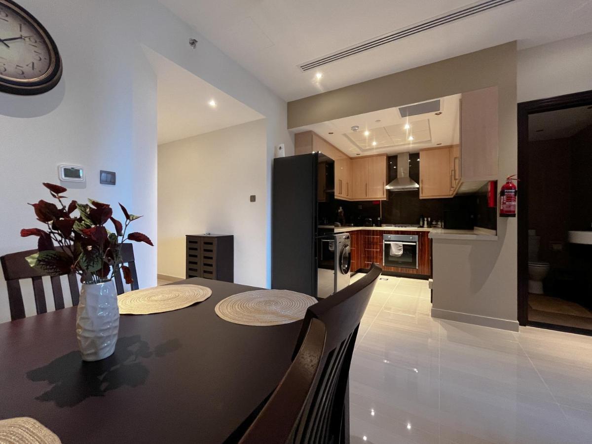 Trophy Elite Elegance With Panaromic Burj Khalifa Views