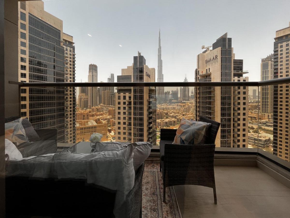 Apartemen Trophy Elite Elegance With Panaromic Burj Khalifa Views Dubai