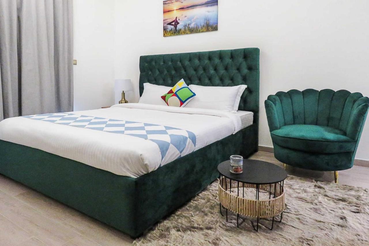 OYO 860 Home MAYA 4 TOWER - Studio, JVT * Dubai