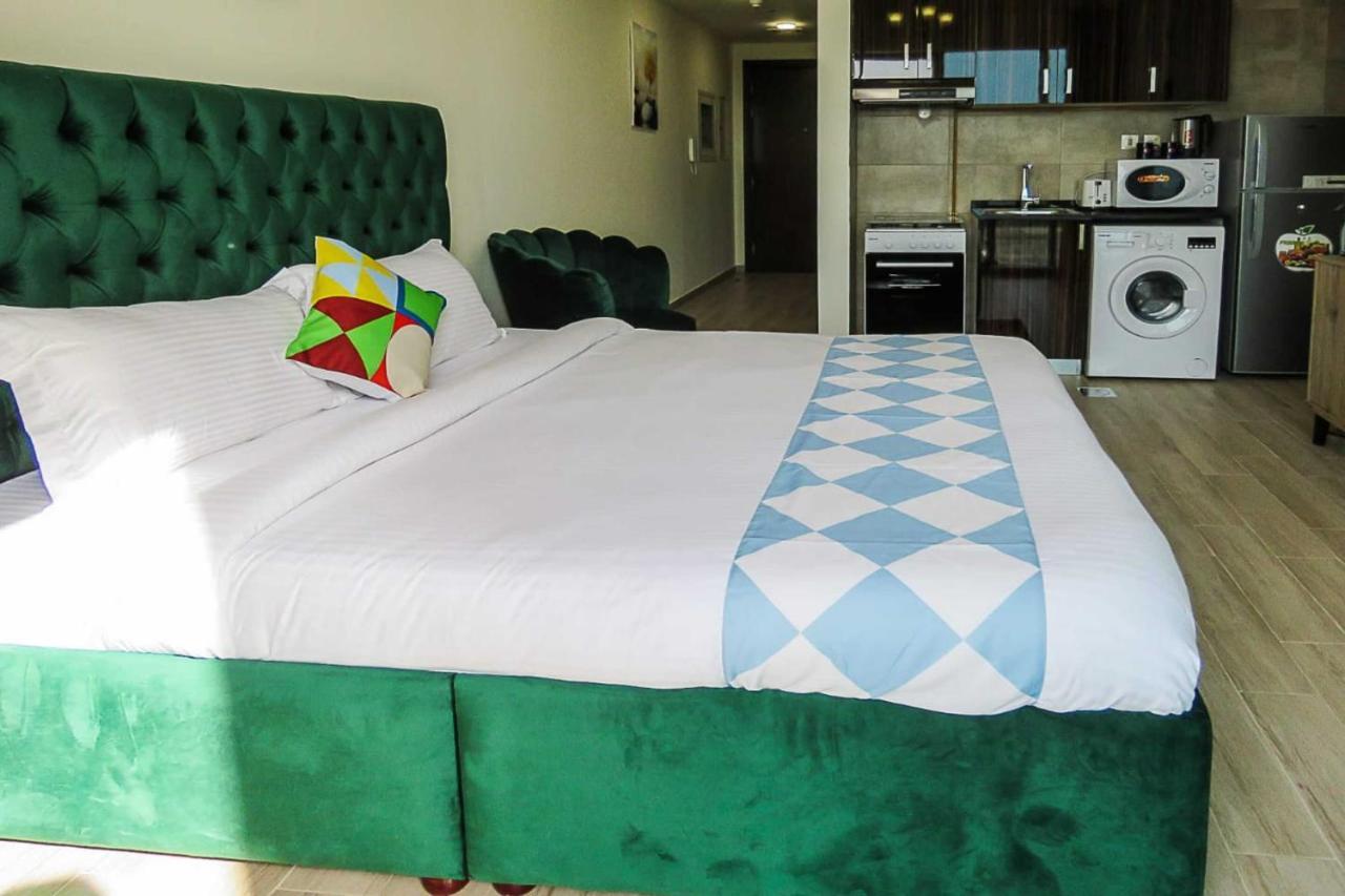 OYO 860 Home MAYA 4 TOWER - Studio, JVT *
