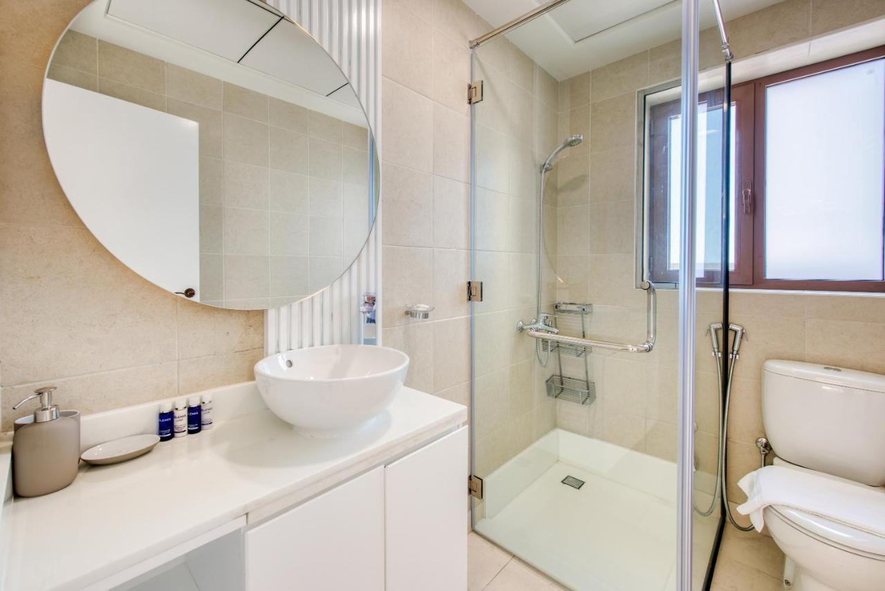 Maison Privee - Luxury Palm Penthouse With Beach & Sea View Apartment