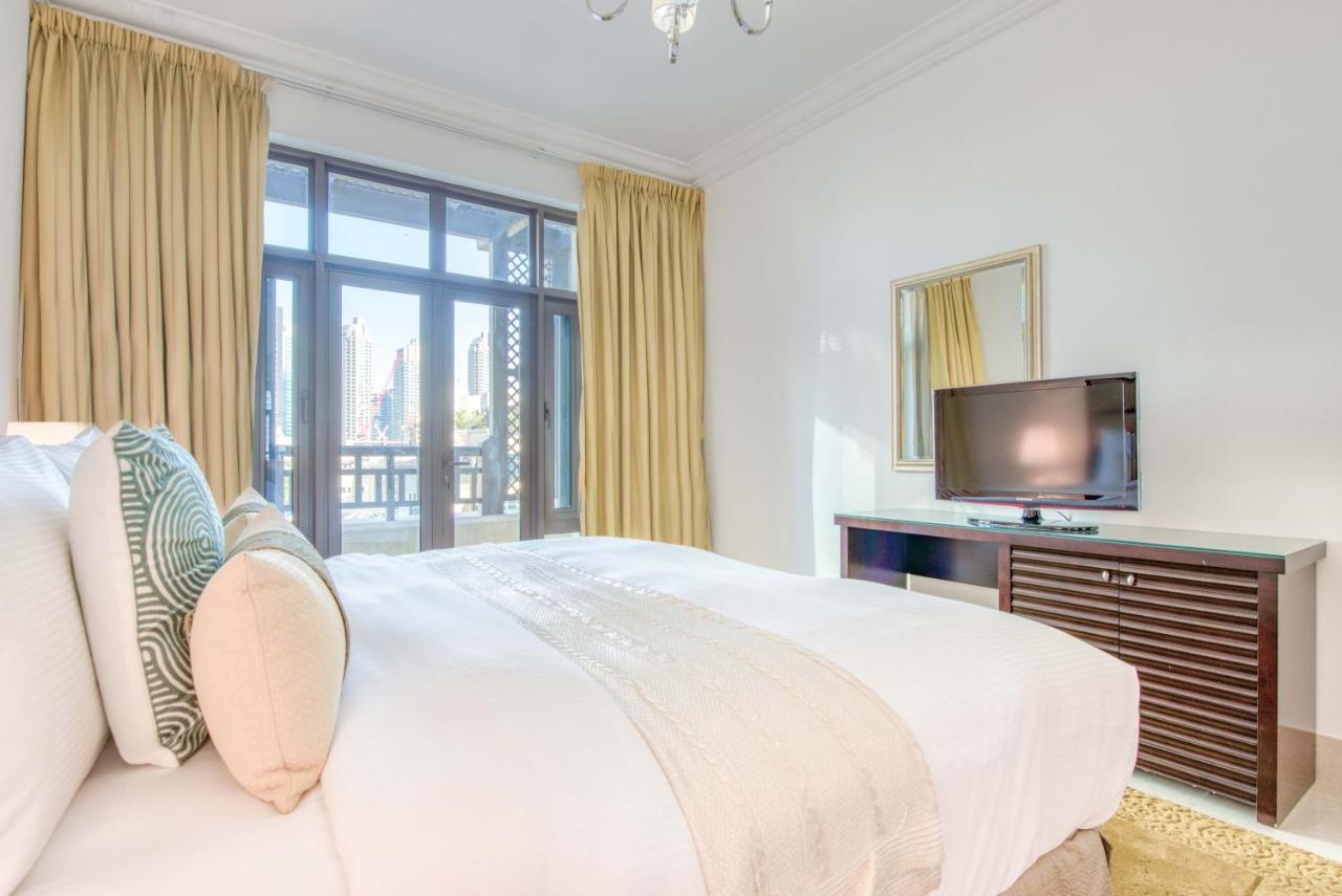 Maison Privee - Opulent Apt Beside Mall W Burj Khalifa Views Dubái