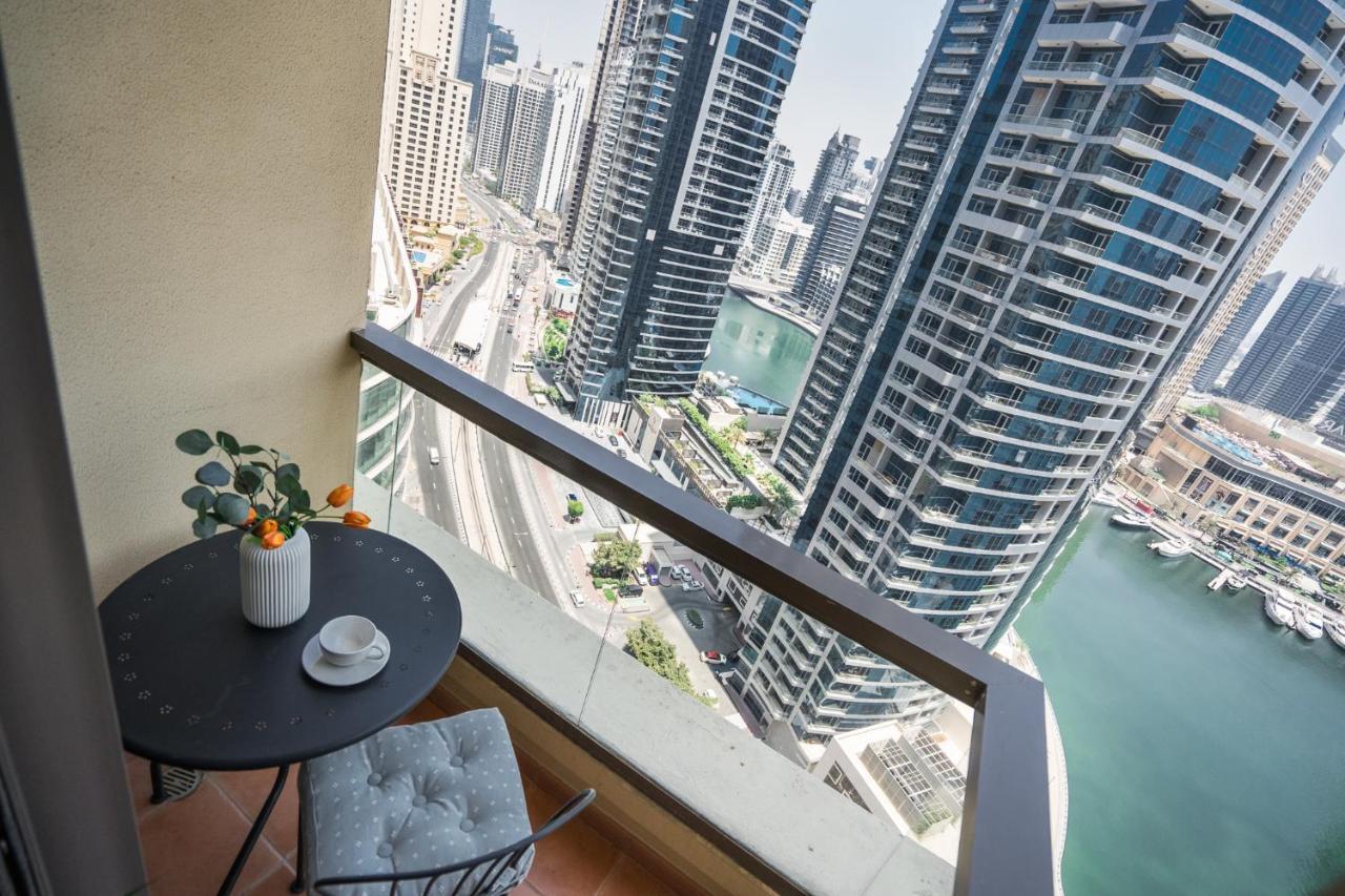 Higuests - Artistic Waterfront Apt, Perfect For Lovers Dubái