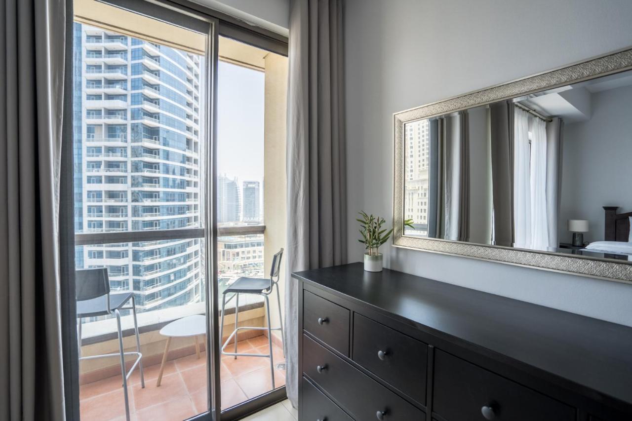 Higuests - Artistic Waterfront Apt, Perfect For Lovers Apartamento Dubái