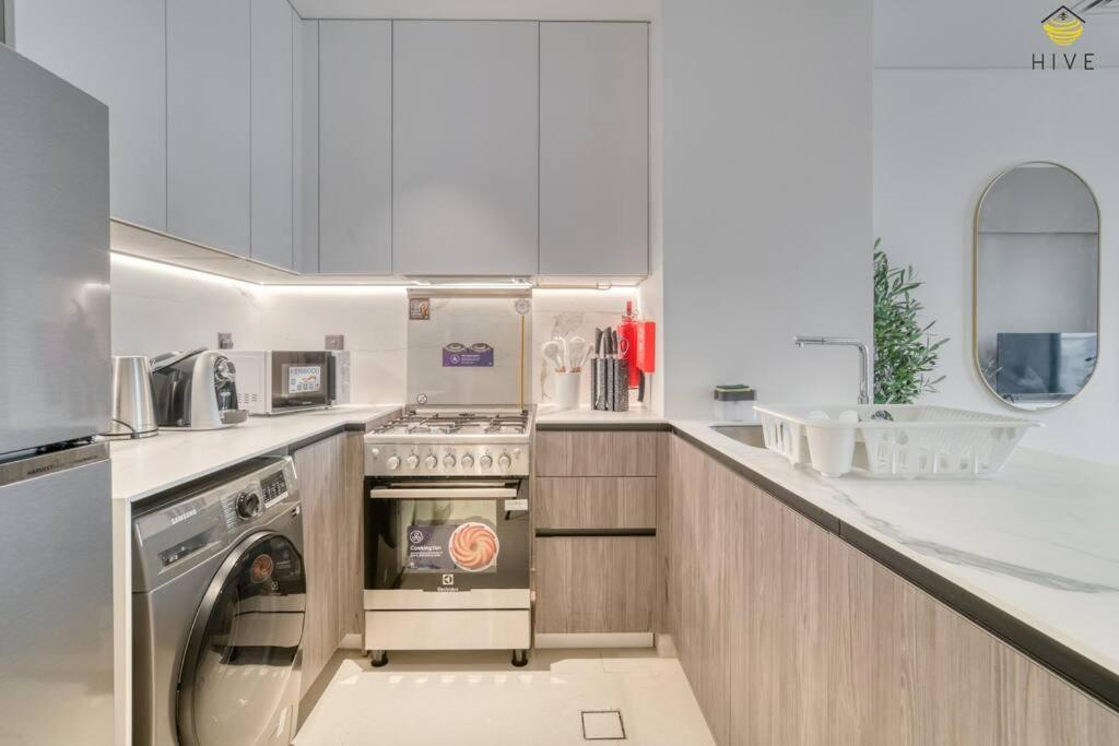 Apartament Gorgeous 1 Bedroom In Euro Dubai